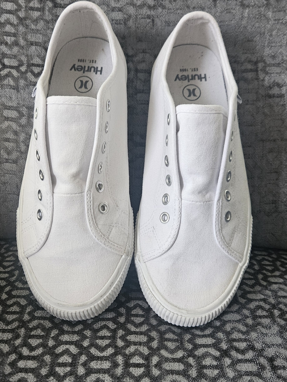 Hurley Women's White Slip-On Canvas Sneakers, Sz 7. EUC